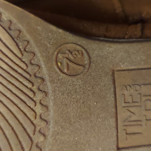 Brown Faux Suede boots- size 7.5 - Picture 3 of 9